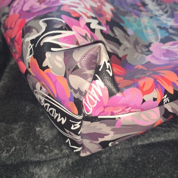 Steve Madden Pouch - Picture 8 of 11